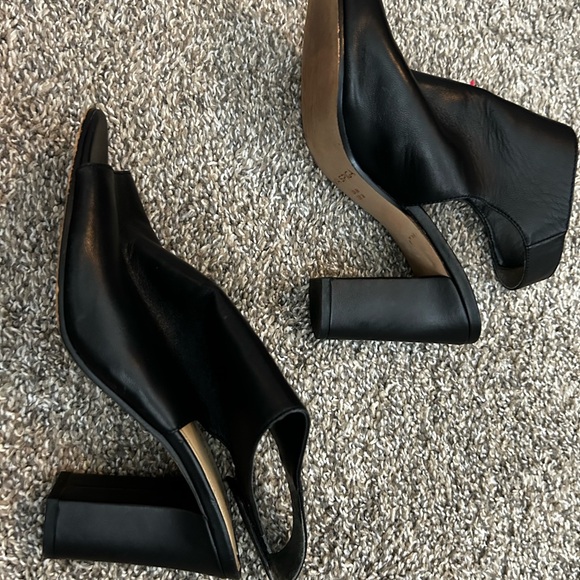 Via Spiga Womens Block Heel Peep Toe Ankle Strap Sandals Black Leather Size 8 - Picture 3 of 5